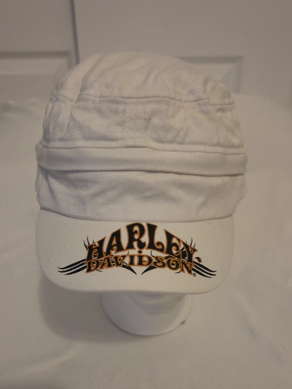 Harley-Davidson White Hat with Gold Logo Unzips And Becomes Visor